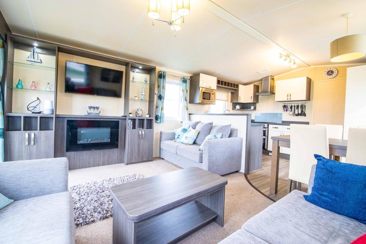Big Skies Platinum Plus Holiday Home With Wifi, Netflix, Dishwasher, Decking Camber 외부 사진