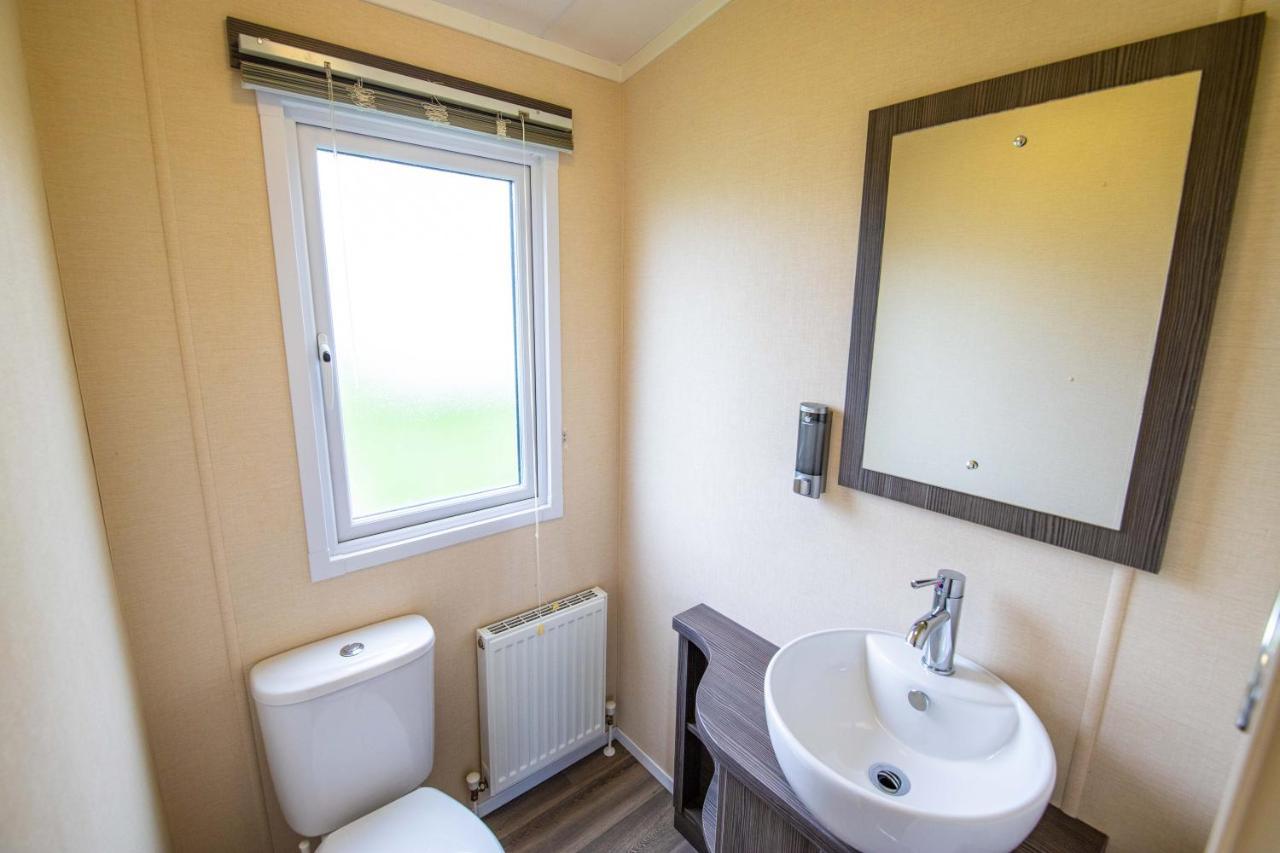 Big Skies Platinum Plus Holiday Home With Wifi, Netflix, Dishwasher, Decking Camber 외부 사진
