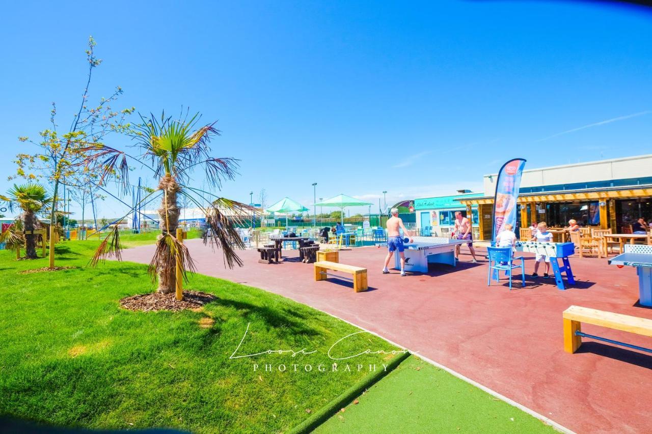 Big Skies Platinum Plus Holiday Home With Wifi, Netflix, Dishwasher, Decking Camber 외부 사진