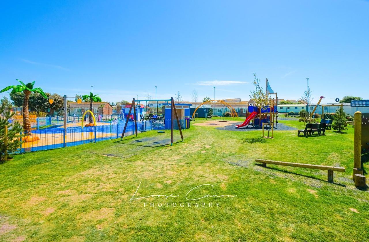 Big Skies Platinum Plus Holiday Home With Wifi, Netflix, Dishwasher, Decking Camber 외부 사진
